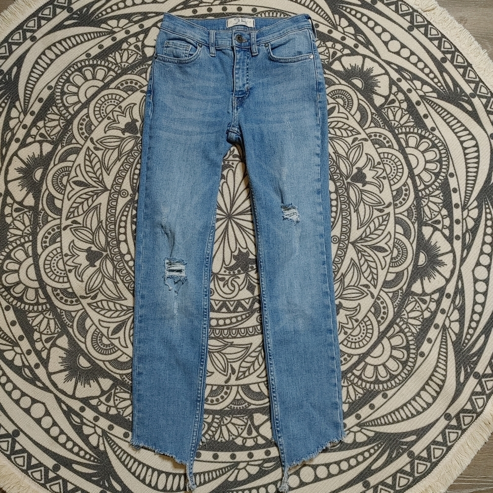 FREE People distressed jeans size 25